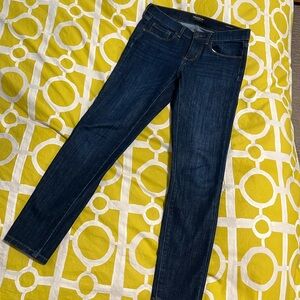 Skinny size 25 dark wash EUC